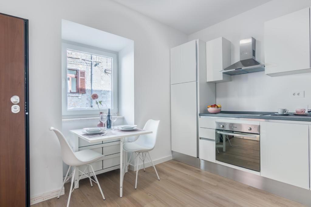 Apartment Klara FREE parking, center Pula Dış mekan fotoğraf
